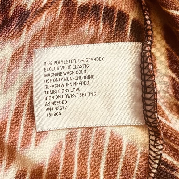 Worthington stretch flowy blouse/top geometrical ruched front bell short sleeves - Picture 9 of 13